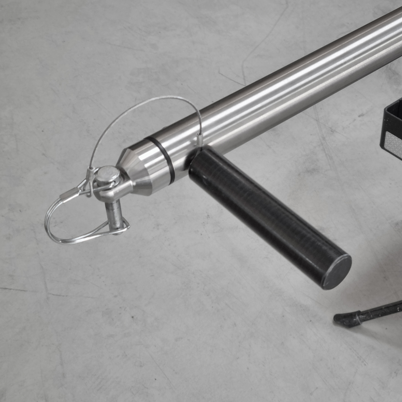 SL-stainless-steel-drawbar: Handle